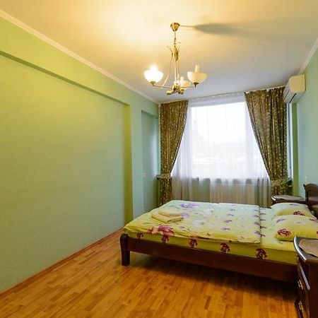 Апартаменти 3-Кімнатні М. Золоті Ворота Kiev Eksteriør billede